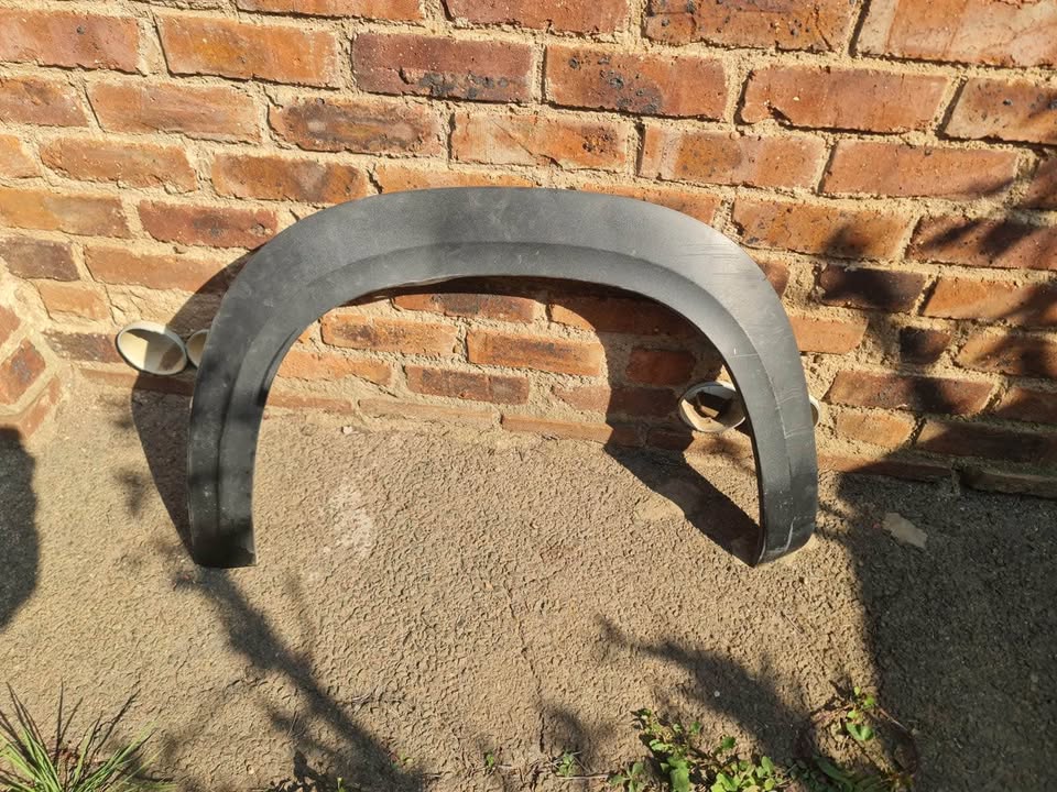 bumper spoiler & wheel arch for Renault Kiger - Private Seller bumper spoiler & wheel arch for Renault Kiger - Private Seller