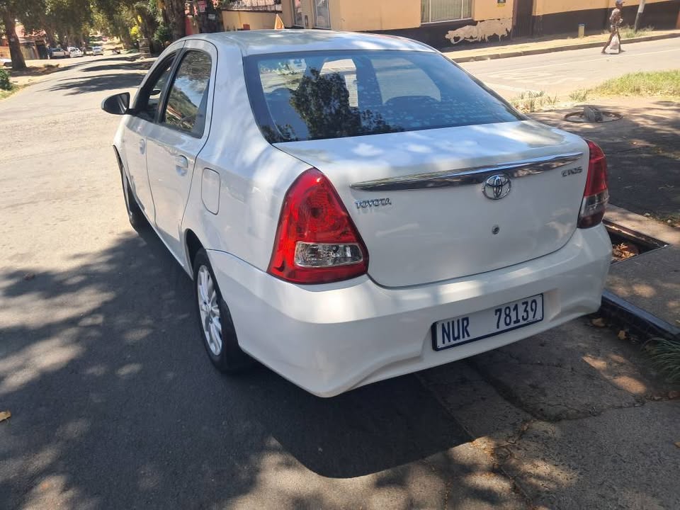 Toyota Etios Sedan 1.5 2015 for sale