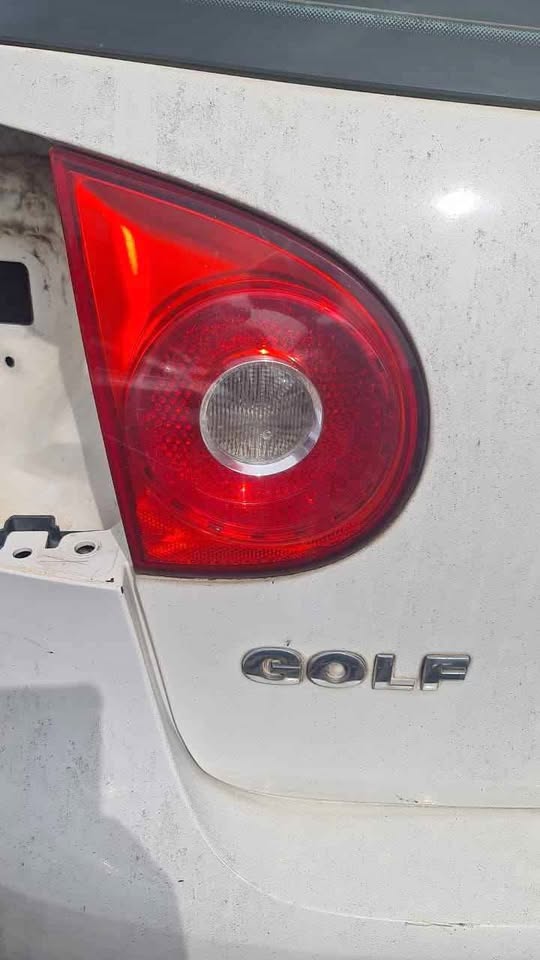 Vw golf 5 2.0 tdi left hand side Inner taillight Vw golf 5 2.0 tdi left hand side Inner taillight