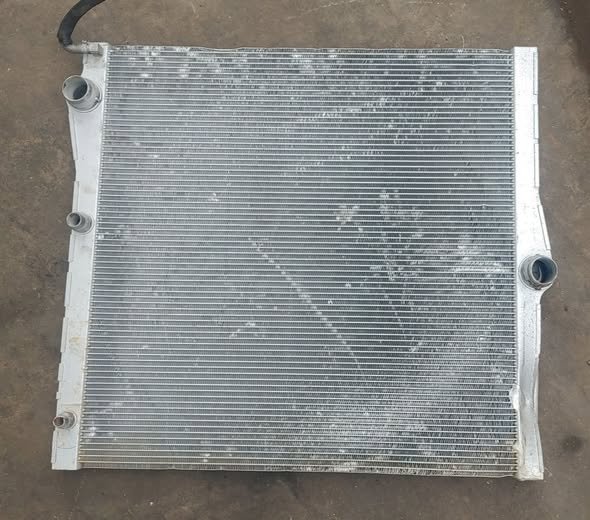 BMW X6 M50d RADIATOR s - Private Seller BMW X6 M50d RADIATOR s - Private Seller