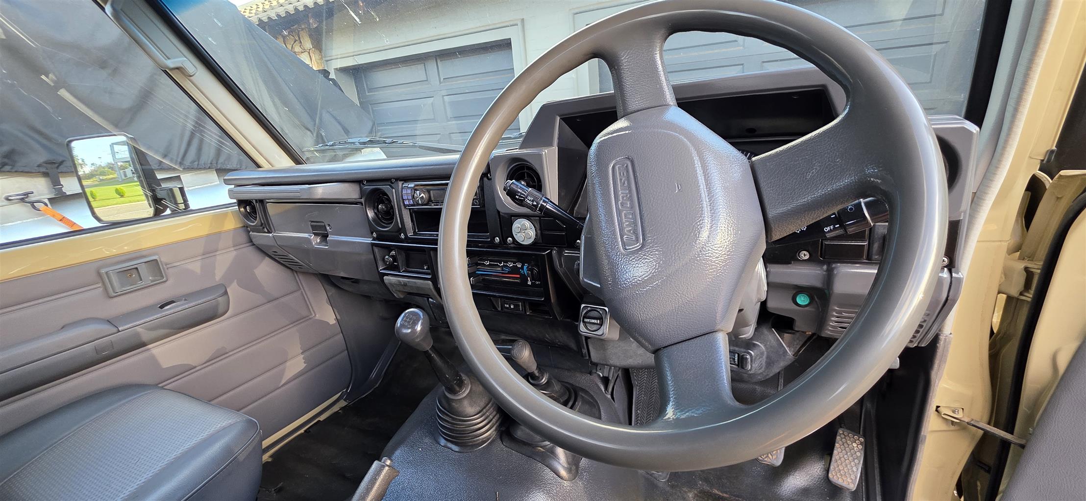 4.5 efi Land Cruiser single cab