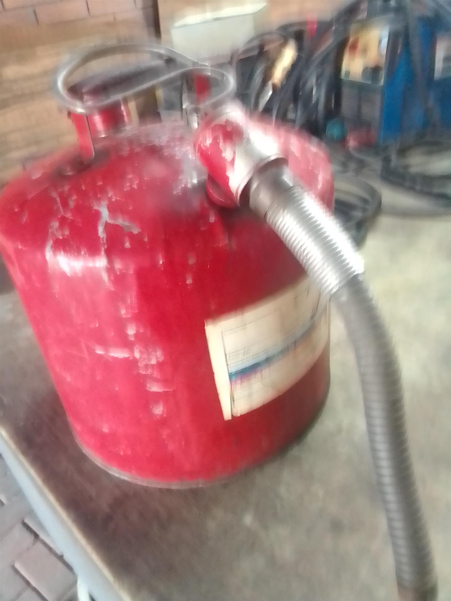 Antieke petrol kan Antieke petrol kan
