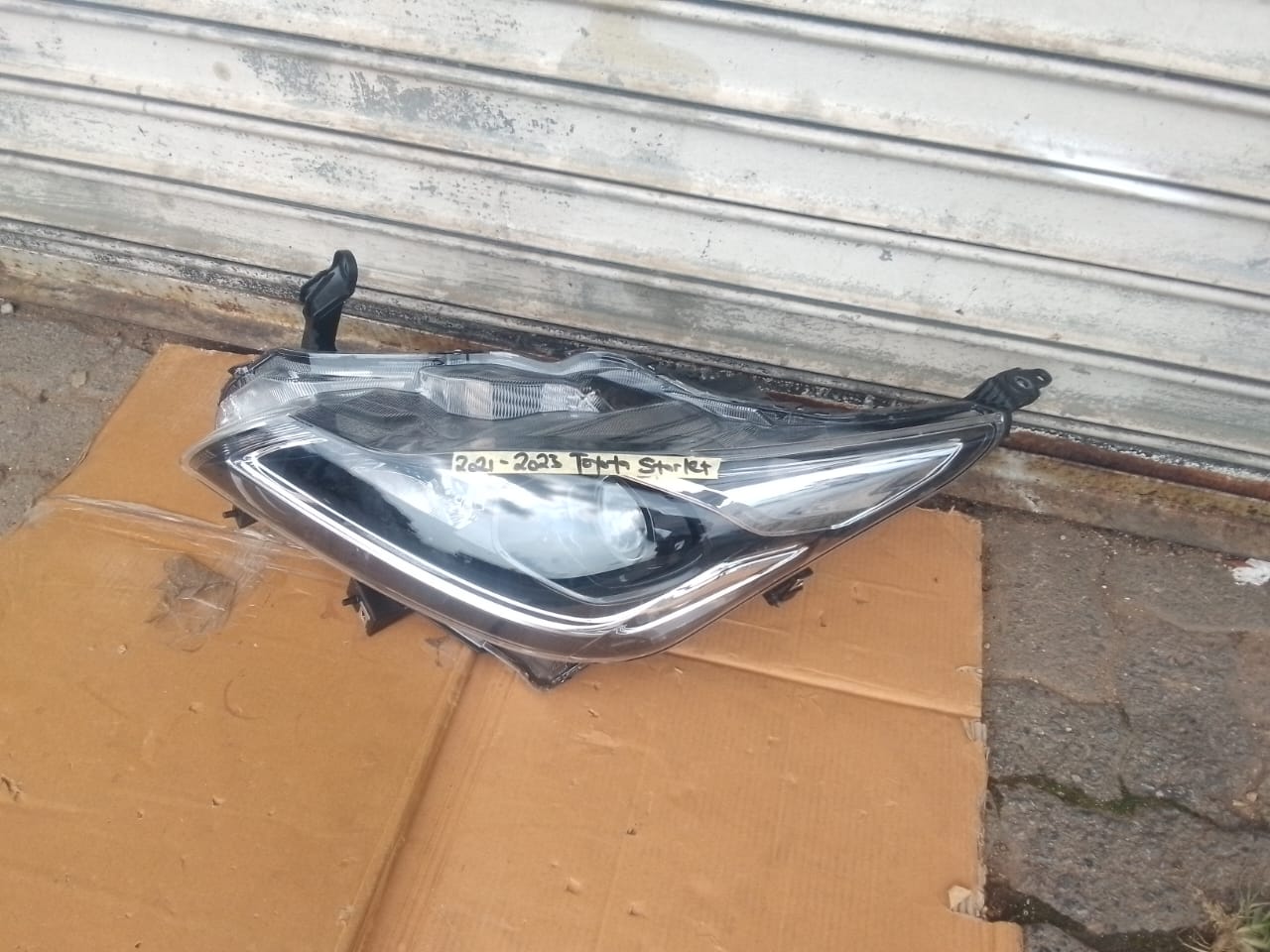 (2021-2024) TOYOTA STARLET LHS XENON HEADLIGHT FOR SALE - Private Seller