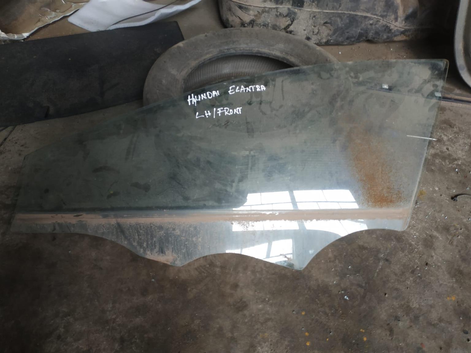 2016 Onwards Hyundai Elantra left front window glass for sale - Private Seller