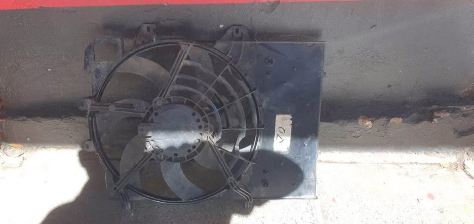 OPEL CROSSLAND X FAN  PEUGEOT fan 2009 CITROEN C4 - Private Seller