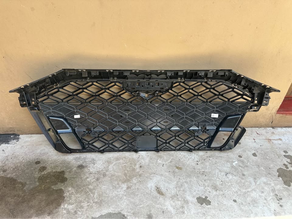 AUDI RS3 8Y LIFT 2024-2026 GRILLE - Private Seller AUDI RS3 8Y LIFT 2024-2026 GRILLE - Private Seller
