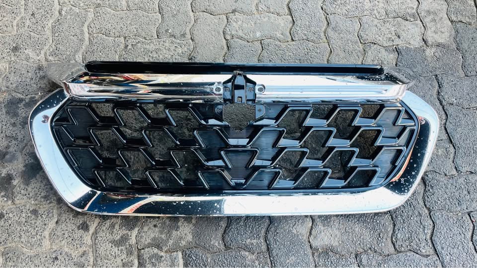 Suzuki SX4 S-Cross grille 2021/23 - Private Seller Suzuki SX4 S-Cross grille 2021/23 - Private Seller