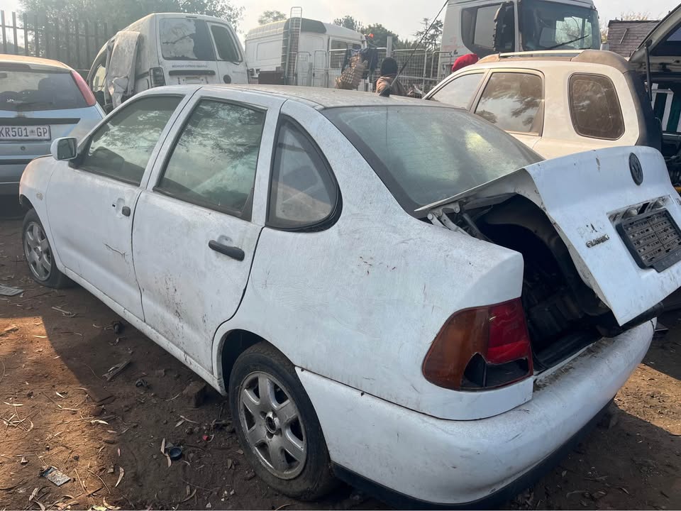 polo classic stripping for spares - Private Seller polo classic stripping for spares - Private Seller