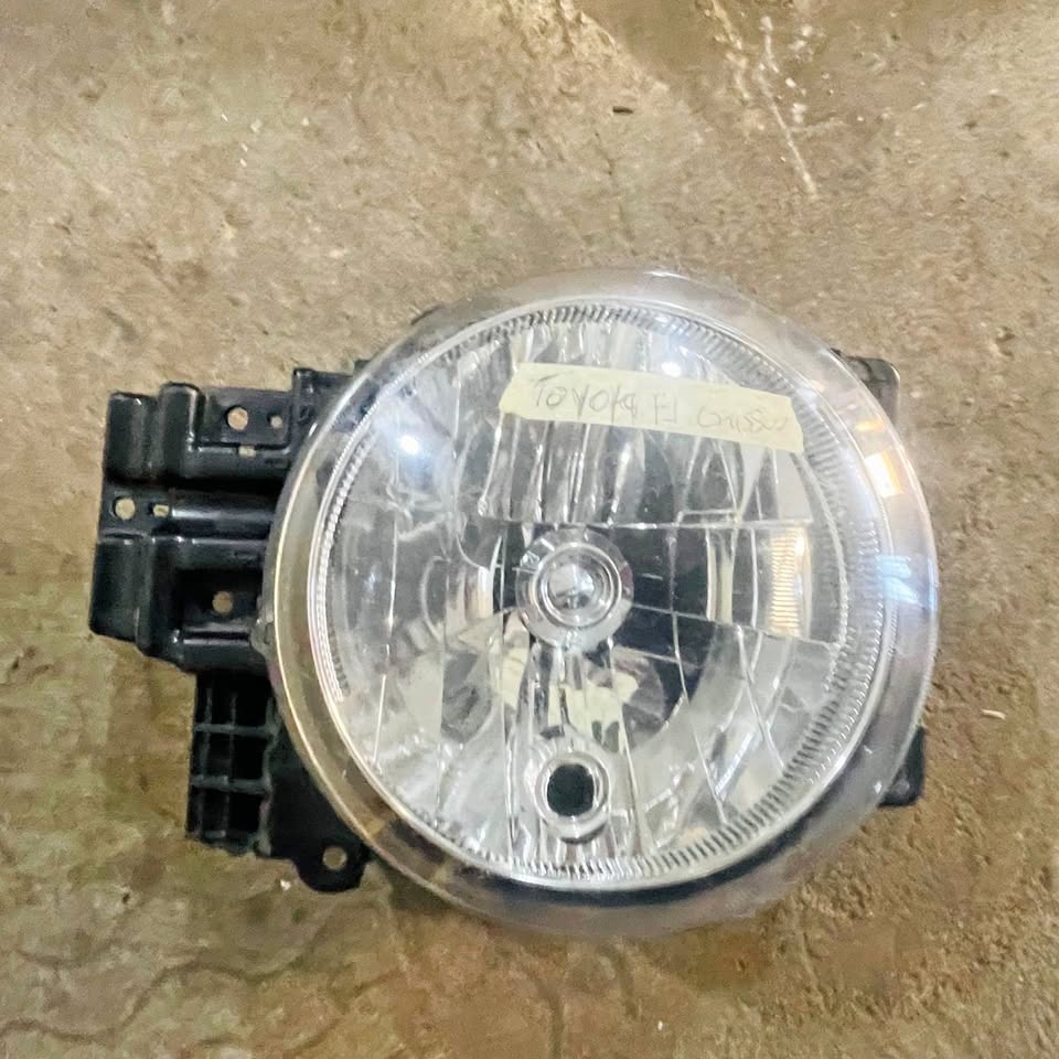 Toyota FJ Cruiser headlight 2007/14 - Private Seller Toyota FJ Cruiser headlight 2007/14 - Private Seller