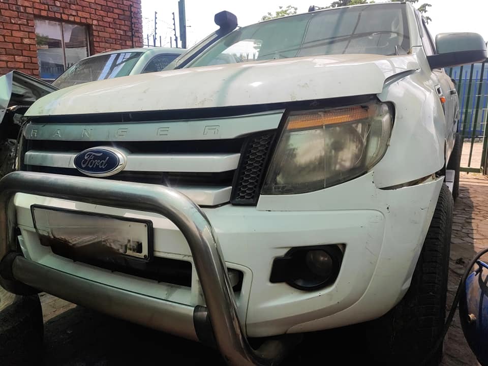 FORD RANGER 3.2 AUTO 4X4 - Private Seller FORD RANGER 3.2 AUTO 4X4 - Private Seller