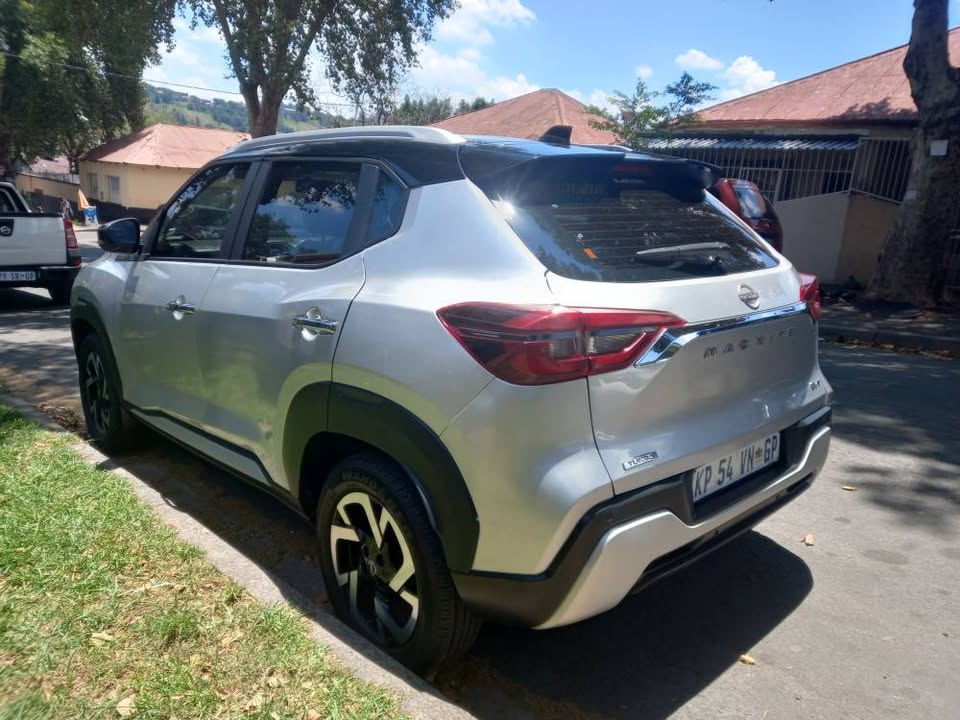 2022 Nissan Magnite CVT 1.0 T Petrol, Automatic, Silver Color, Mileage 36000kms
