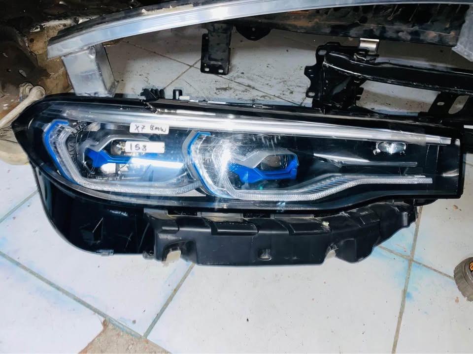 BMW G07 X7 headlight 2018/22 - Private Seller BMW G07 X7 headlight 2018/22 - Private Seller