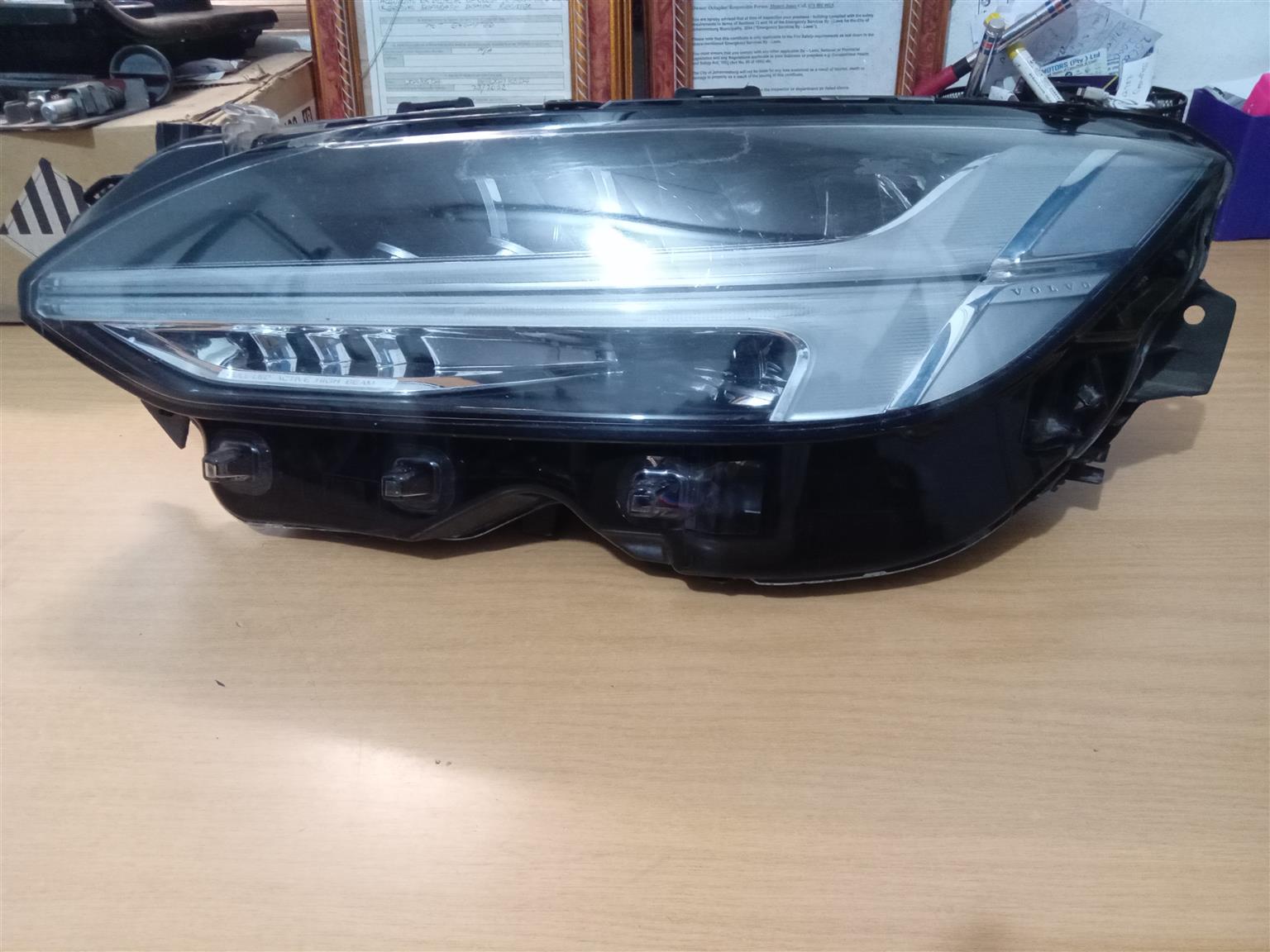 Volvo S90 Headlight - Private Seller