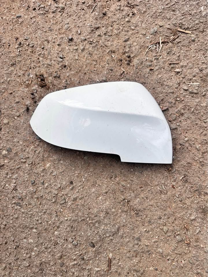 BMW F30 right mirror cover - Private Seller BMW F30 right mirror cover - Private Seller