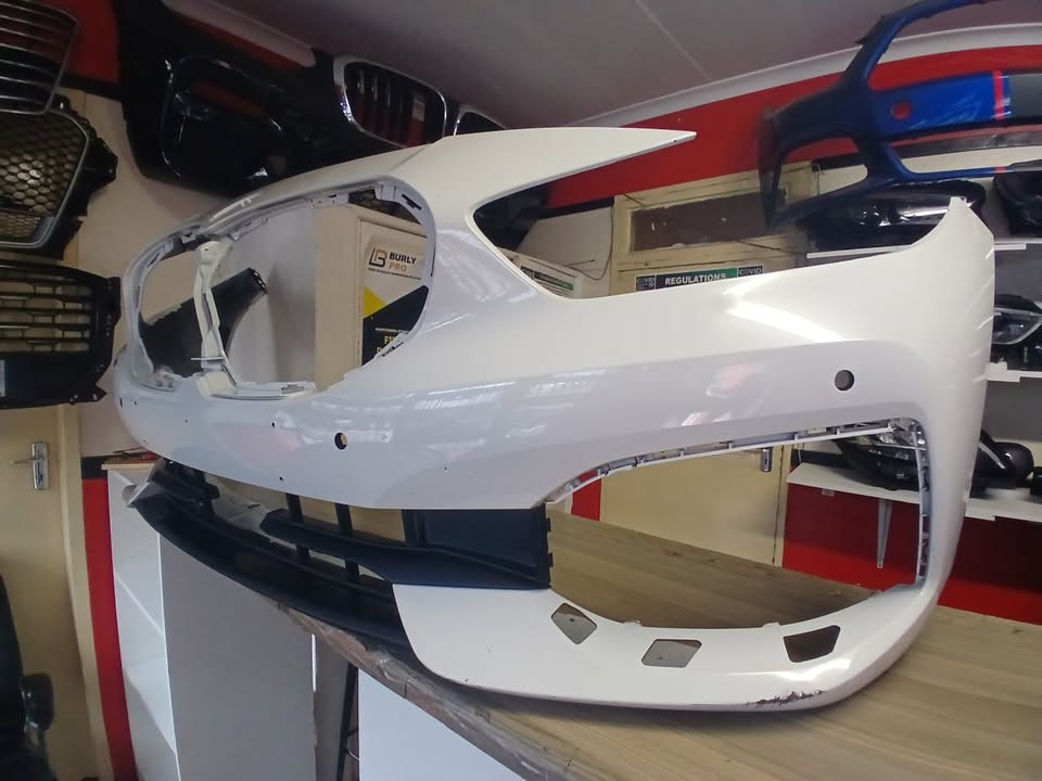 2022 (SPORTLINE) BMW 1SERIES F40 FRONT BUMPER IN PRESTINE CONDITION - Private Seller