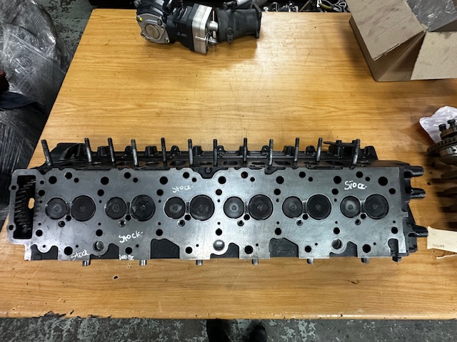 Cylinder Head 6HH1 Isuzu - Private Seller Cylinder Head 6HH1 Isuzu - Private Seller