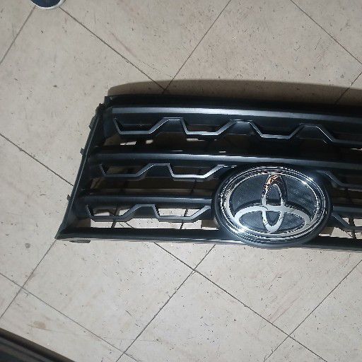 Toyota fortuner gd6 grill - Private Seller