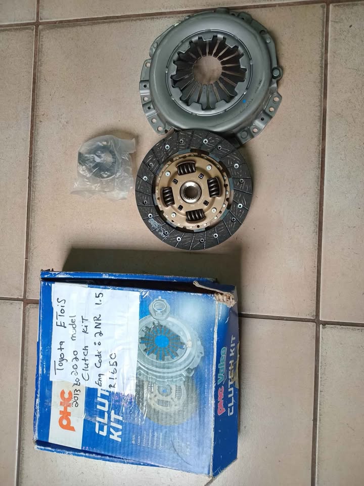 Toyota etois 1.5 2NR clutch kit for sale WhatsApp or cell - Private Seller