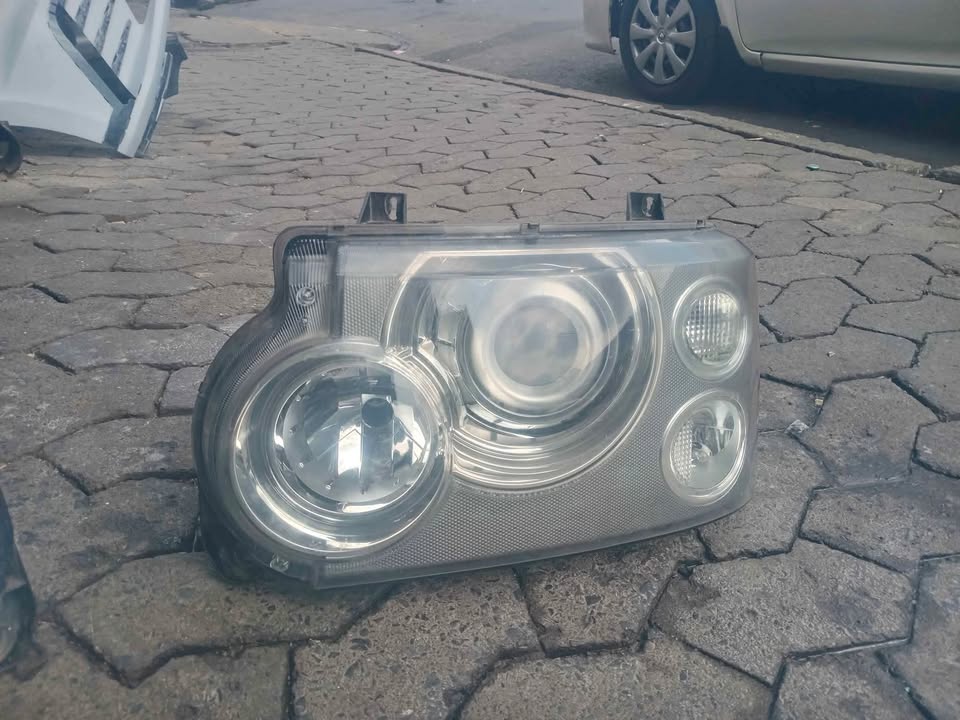 Land Rover Range III L322 7H4213W030BC8LPO Links Headlight - Private Seller Land Rover Range III L322 7H4213W030BC8LPO Links Headlight - Private Seller