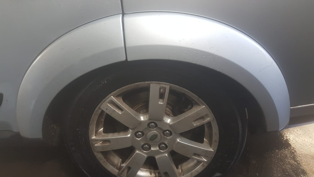 2010 Discovery 4 3.0 TDV6 SE Wheel Arches for sale