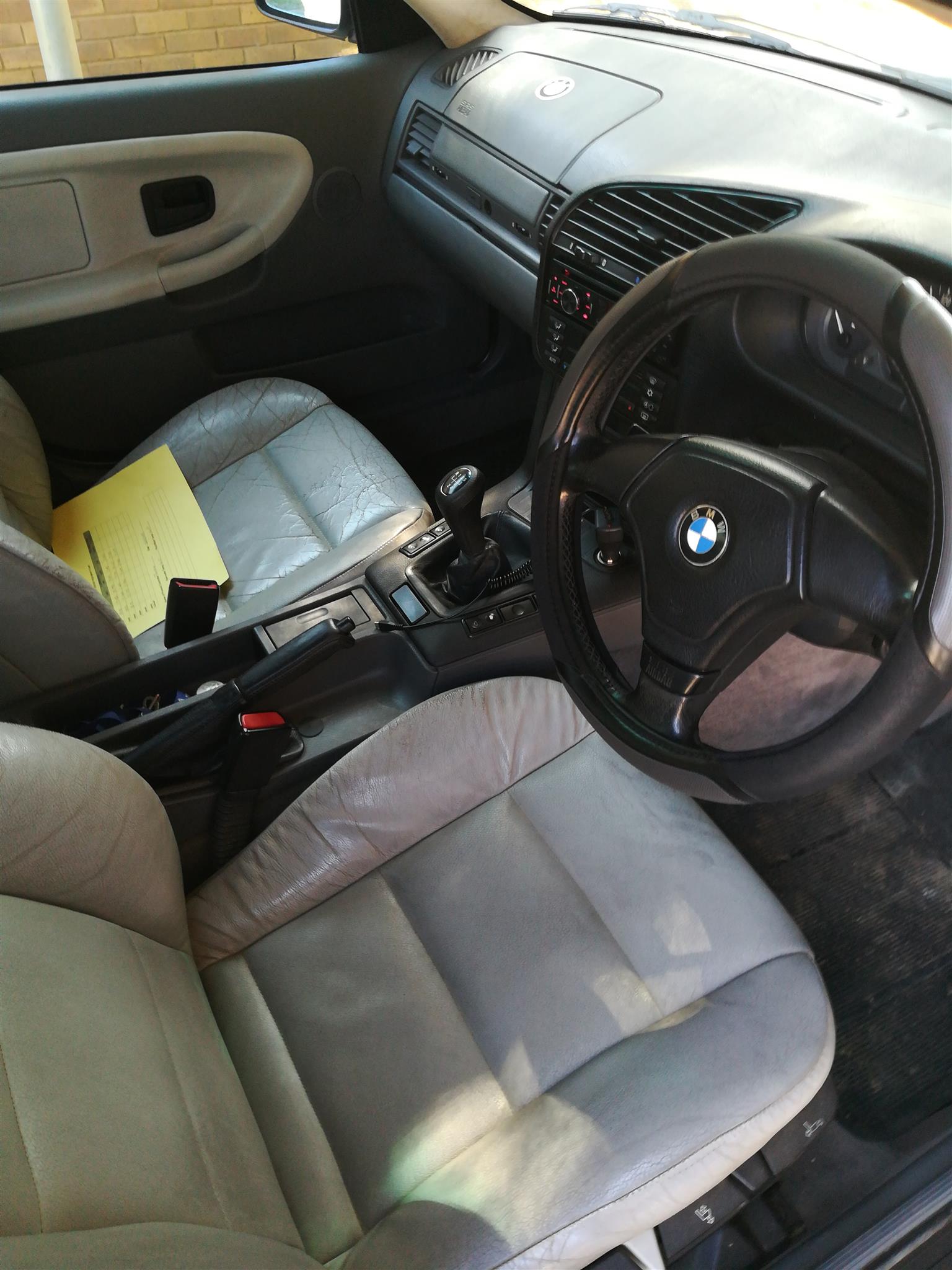 BMW 3 Series 318i