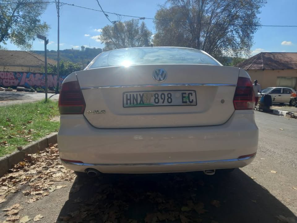 2016 VW Polo 6 SEDAN 1.4 Petrol, Manual Comfortline, White, 78000kms