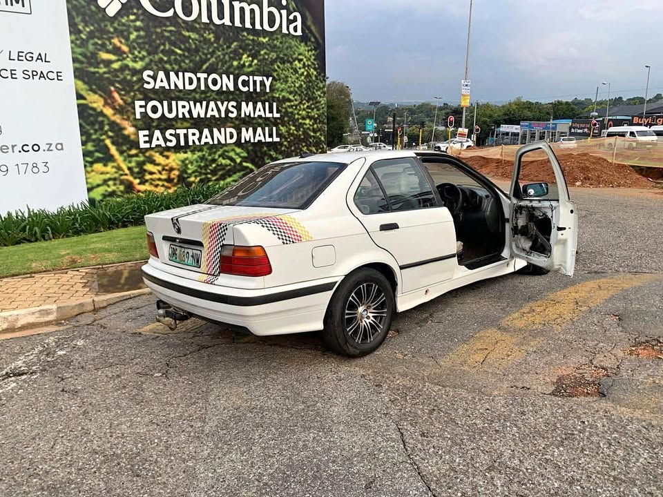 1998 BMW 218i for sale