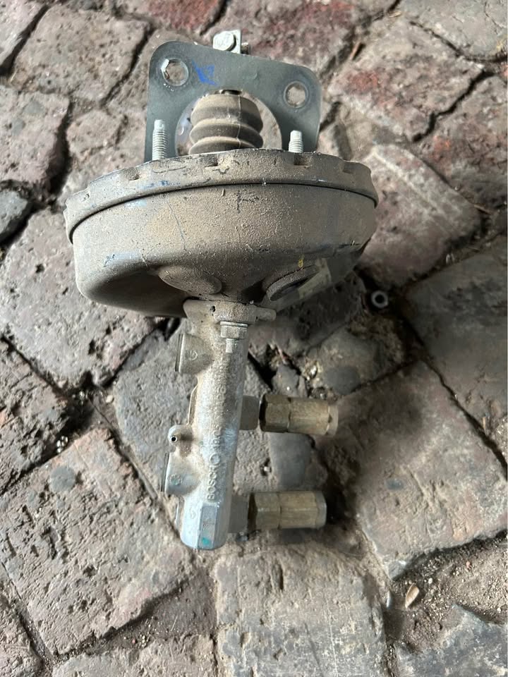 Renault Kwid Brake Booster And Master Cylinder For Sale - Private Seller Renault Kwid Brake Booster And Master Cylinder For Sale - Private Seller
