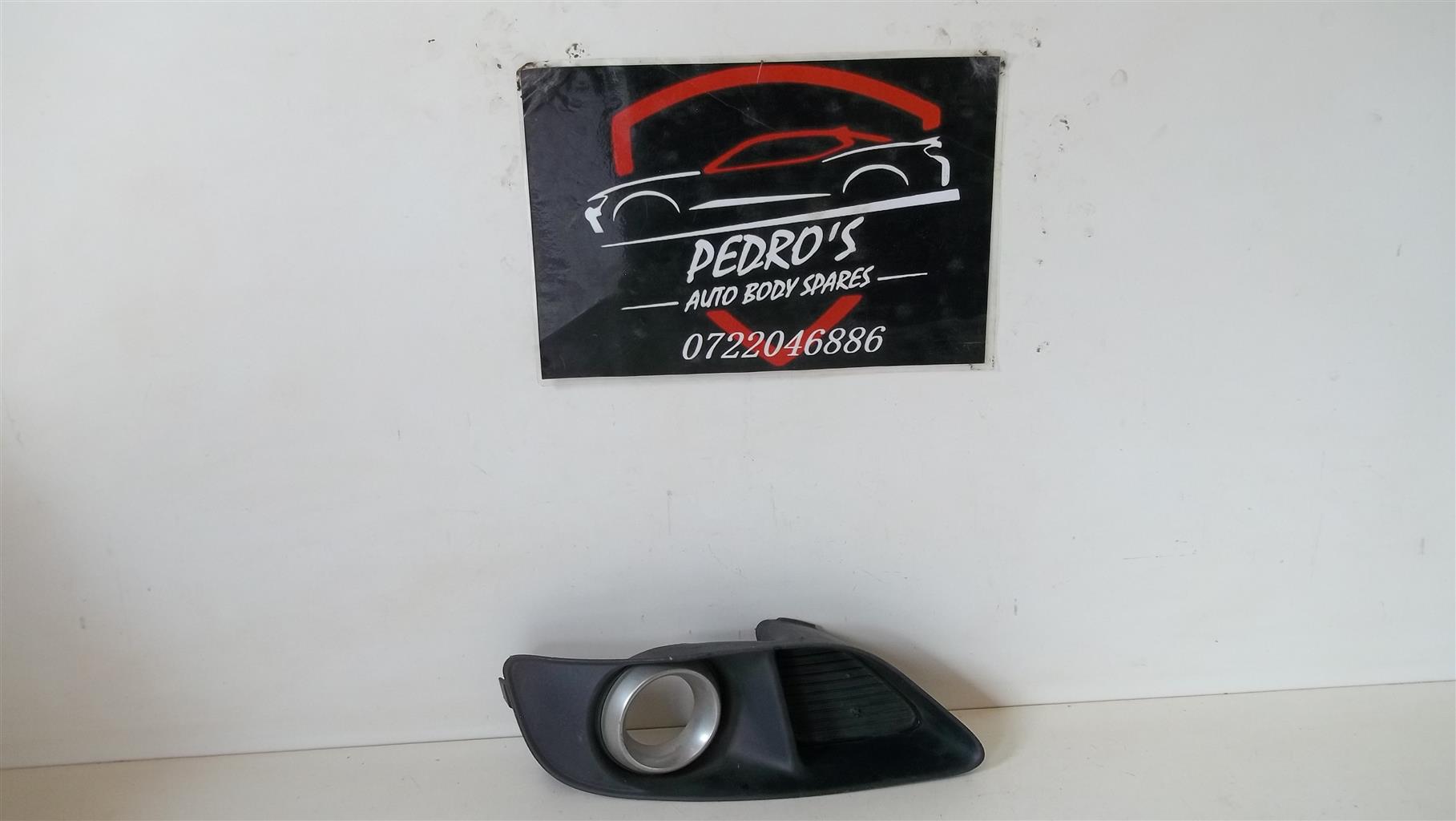 Chrysler 300C '12-'14 front bumper fog light bezel/trim - Private Seller Chrysler 300C '12-'14 front bumper fog light bezel/trim - Private Seller