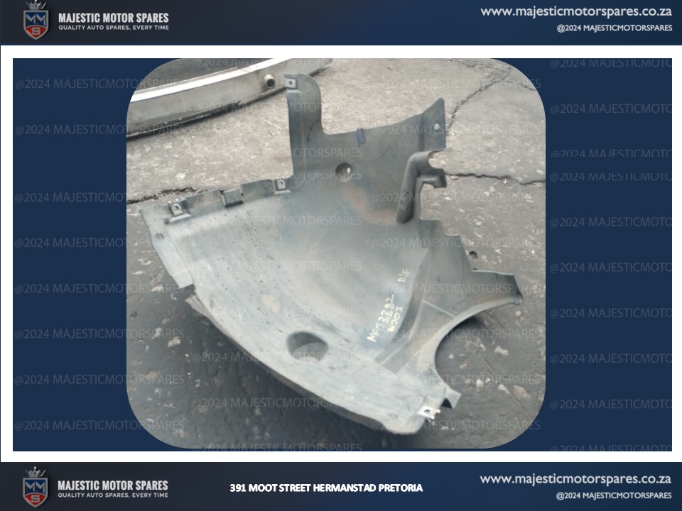 Mercedes Benz fender liner second hand for sale. - Private Seller