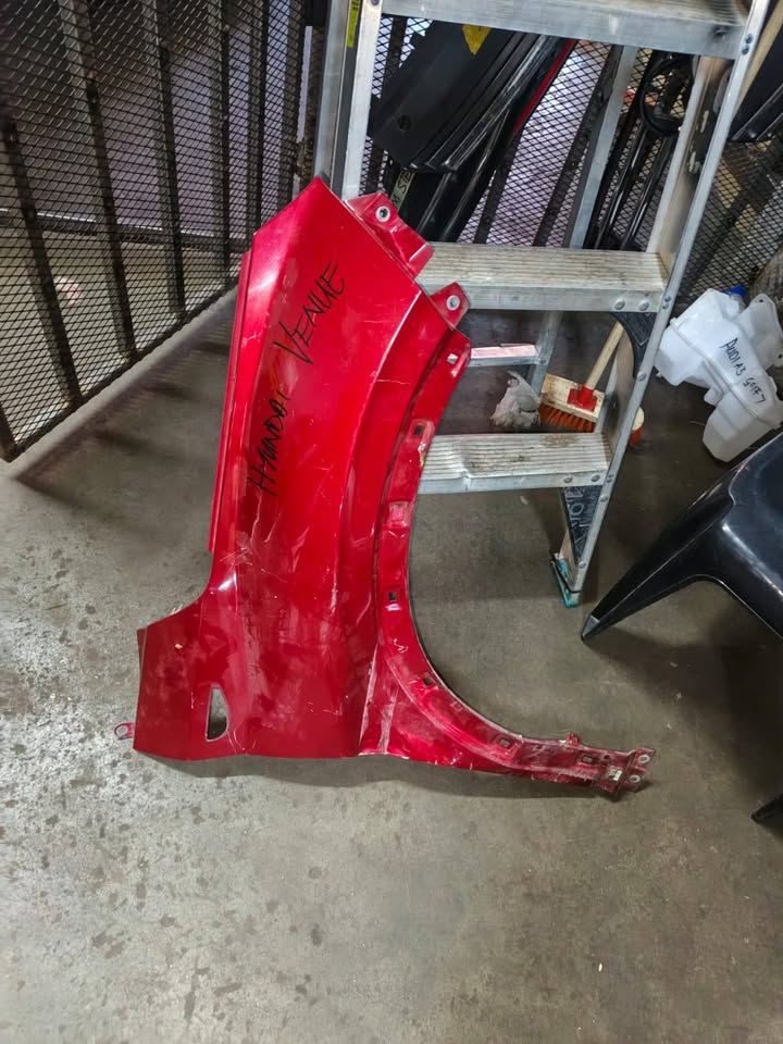 Hyundai Venue right fender - Private Seller