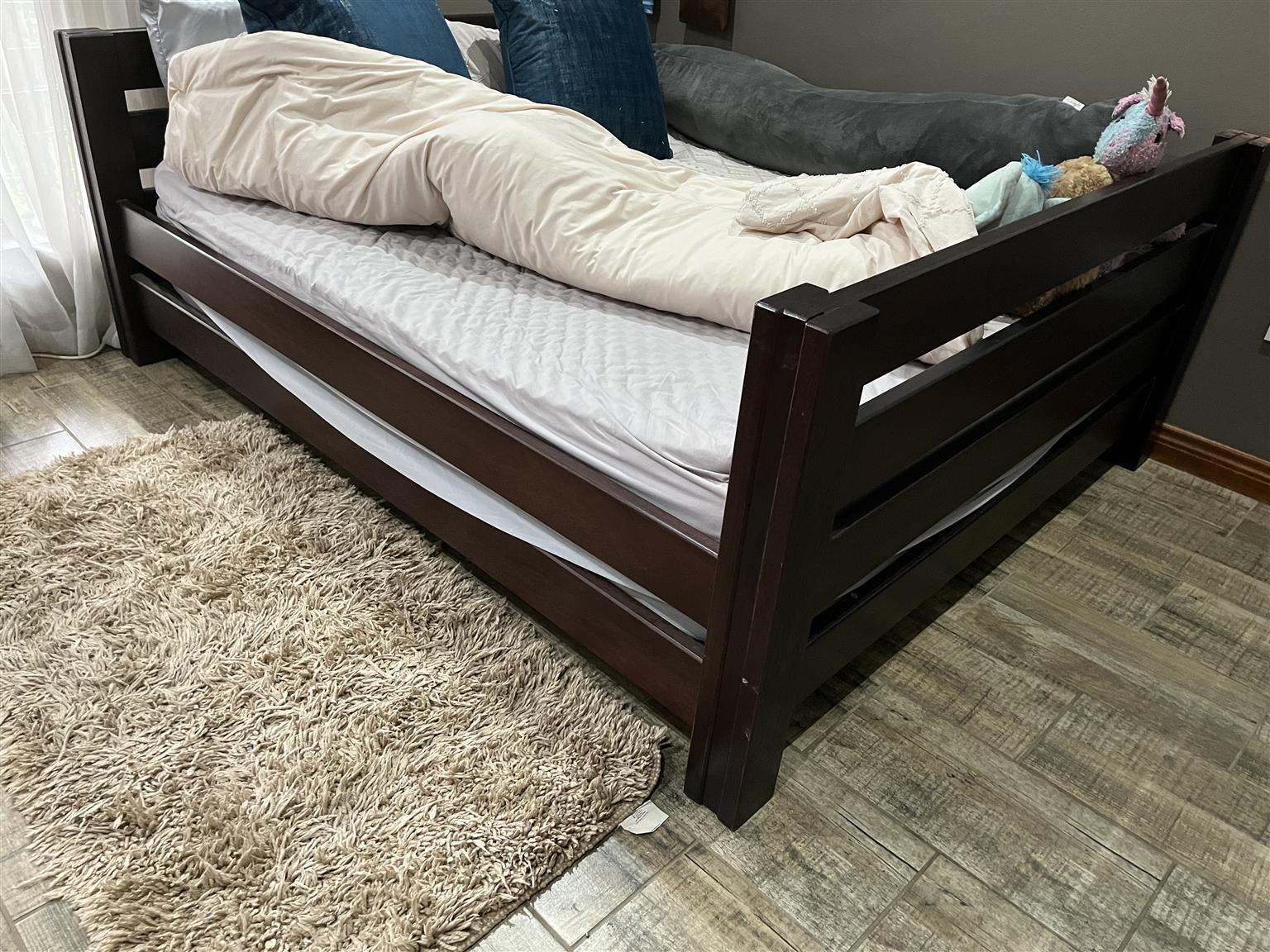 Solid wood queen size bed with mattress