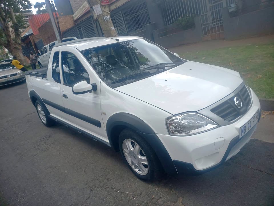 2015 Nissan Np200 bakkie 1.6 Petrol, Manual, White Color, Mileage 98000kms