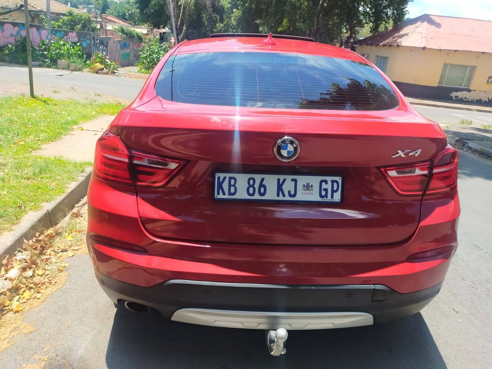 2017 BMW X4 XDRIVE 2.0 Diesel, Maroon Color, Mileage 82000kms Sunroof, Reverse Camer