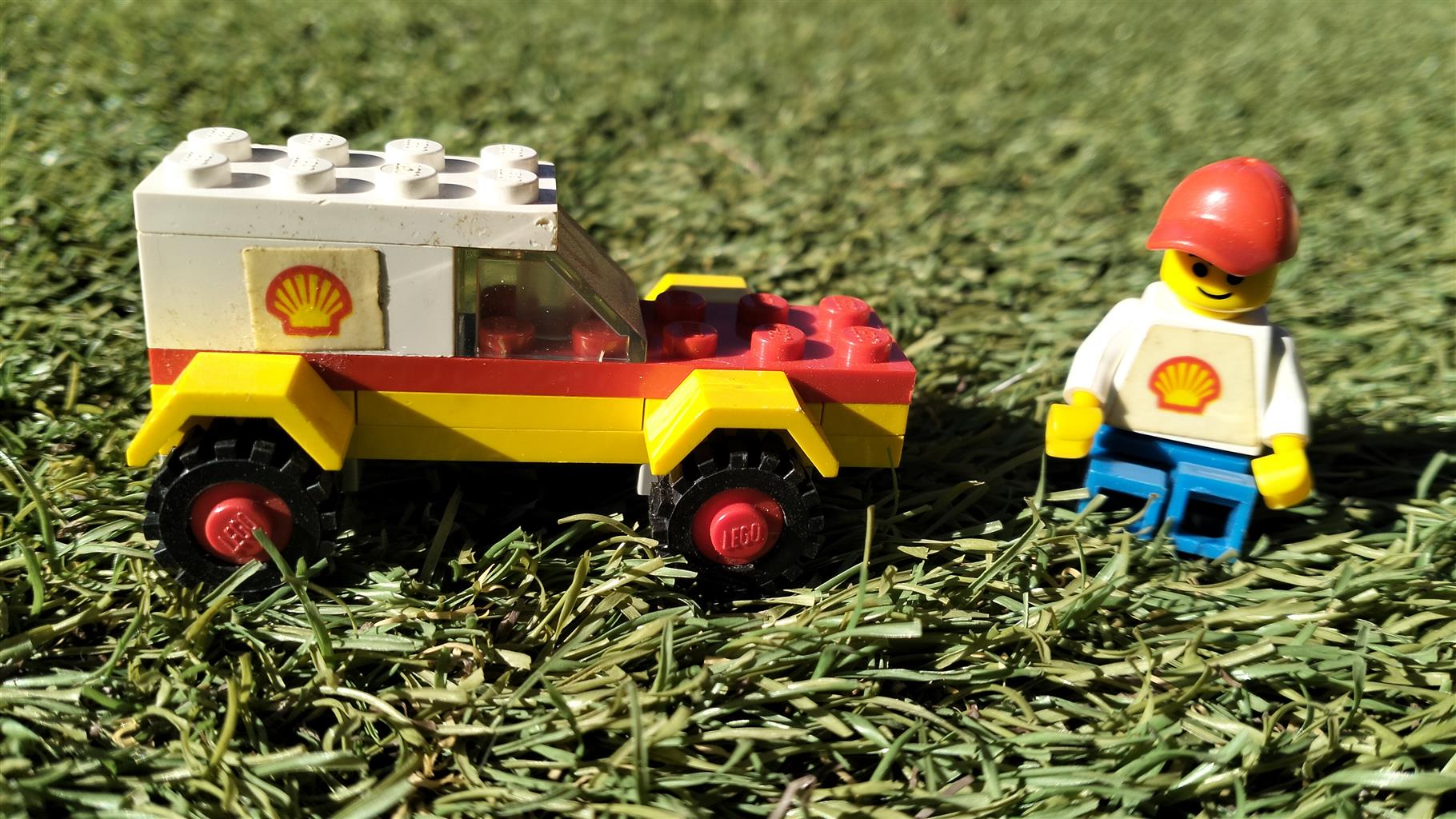 604 - 'Shell Service' Car 1978 VINTAGE LEGO