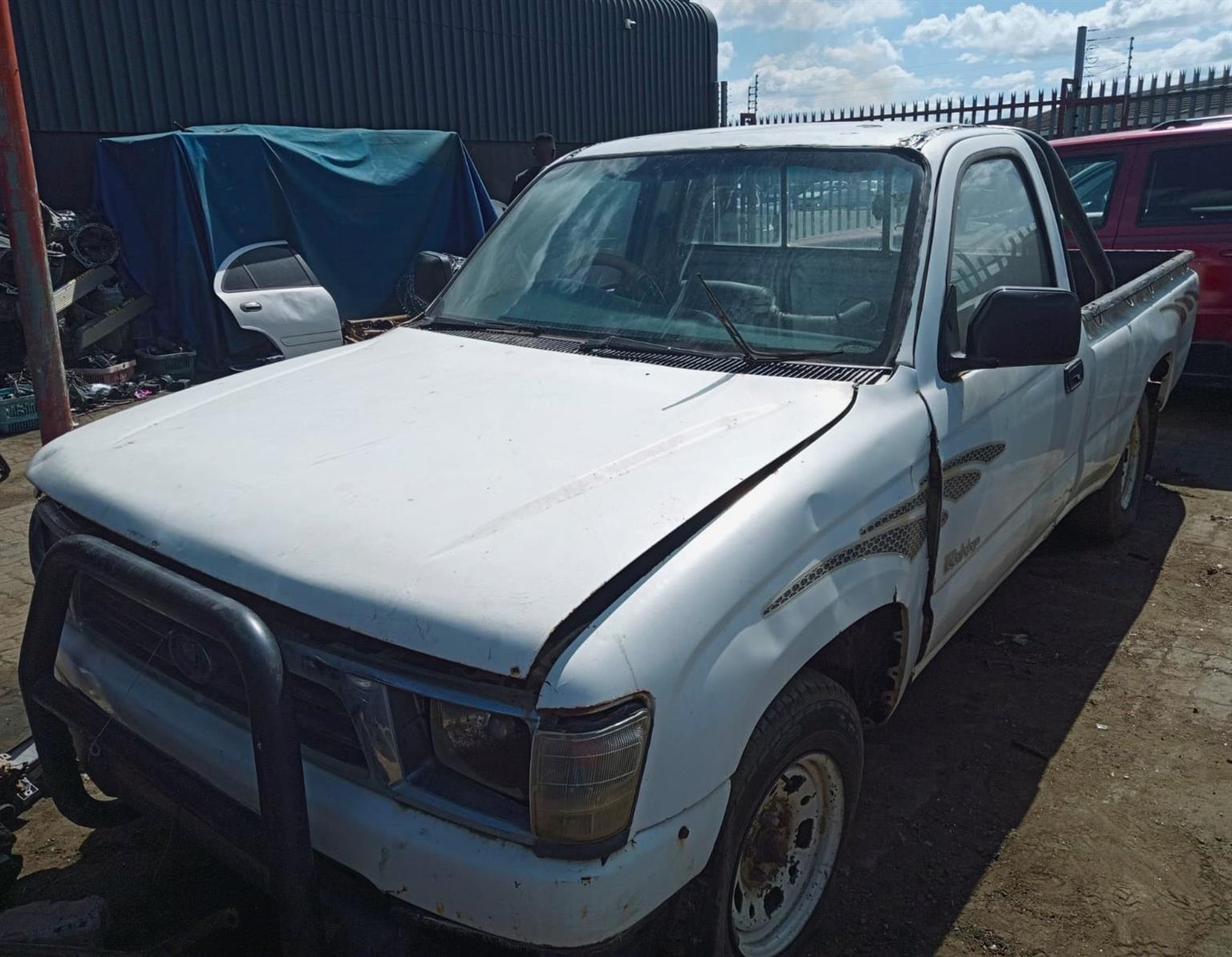 2002 Toyota Hilux 2.4D - Stripping for Spares