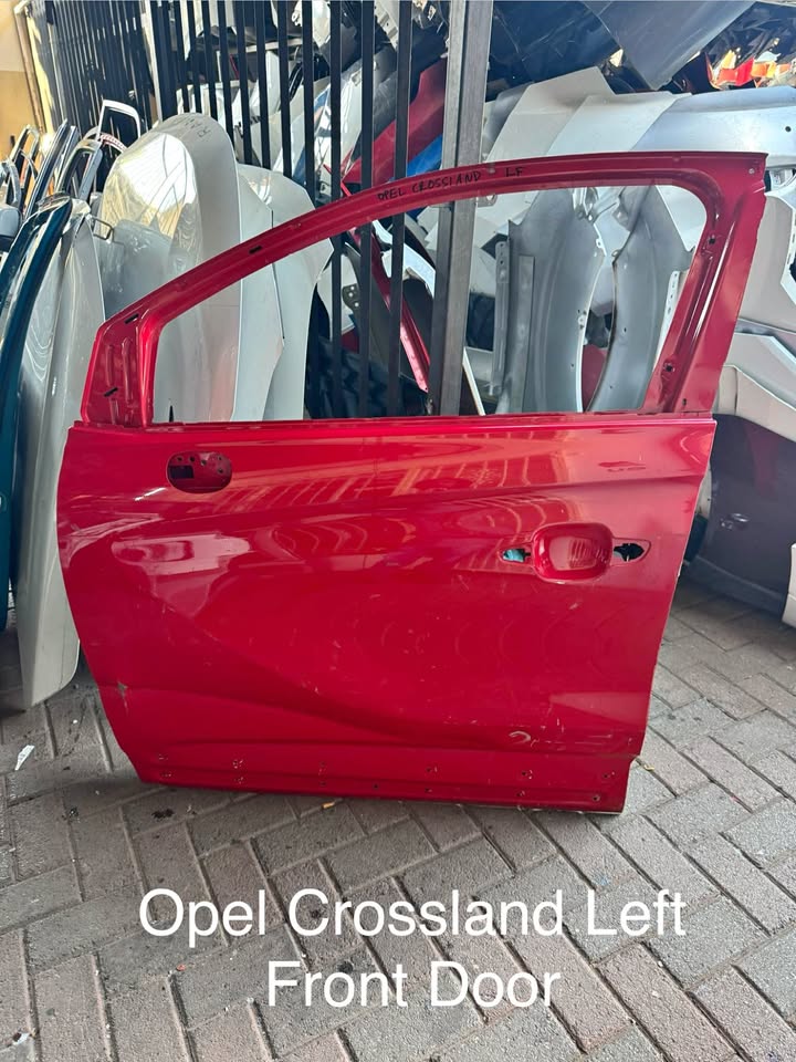Opel Crossland Left Front Door - Private Seller Opel Crossland Left Front Door - Private Seller