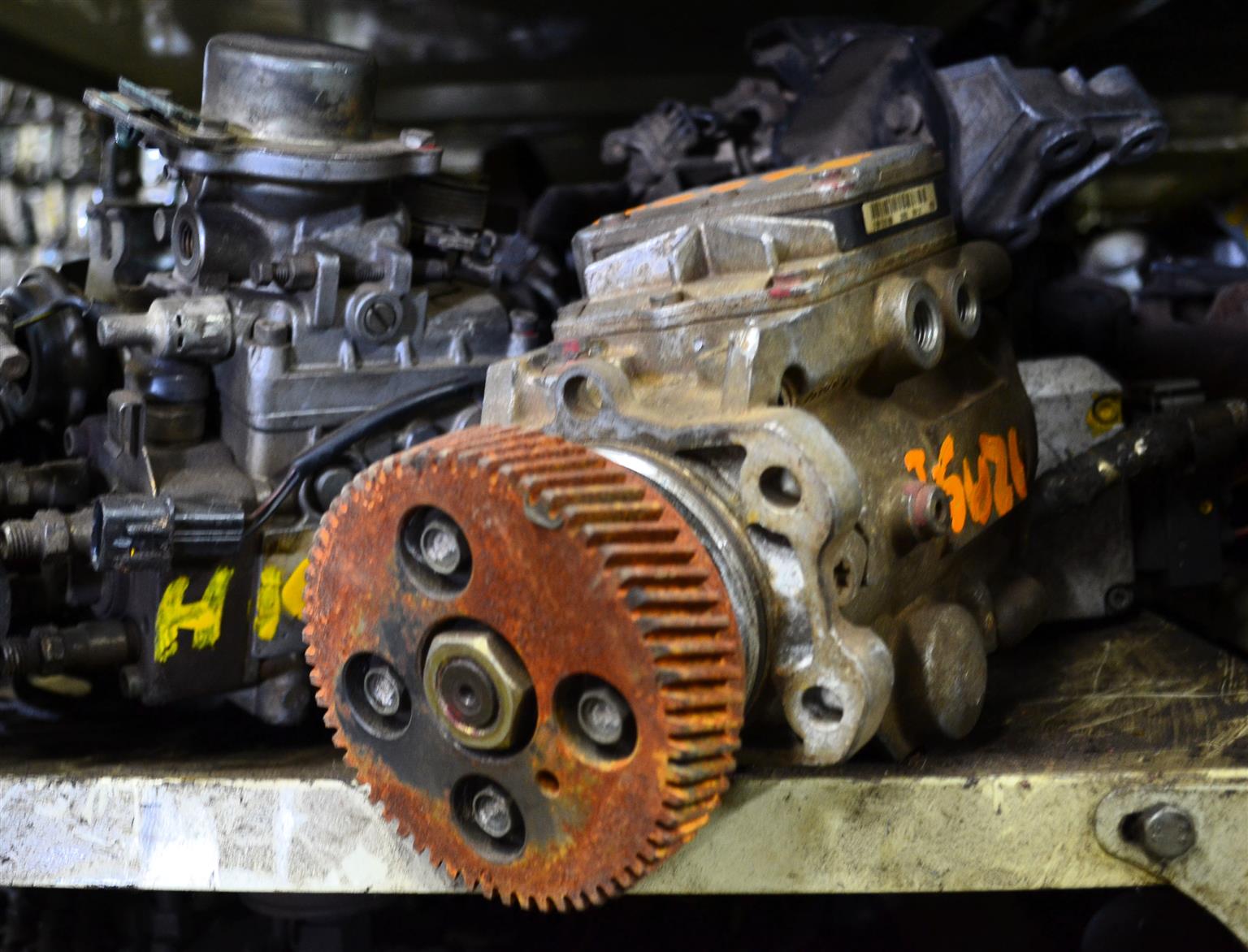 Stripping 1995 Isuzu KB200 for spare parts.