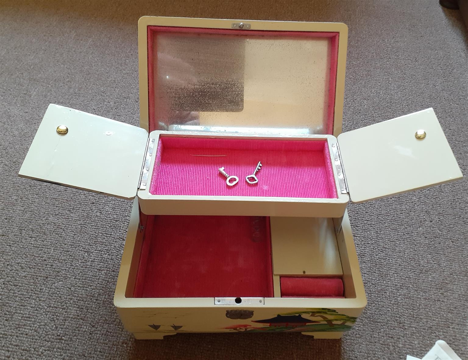 Jewelery Box