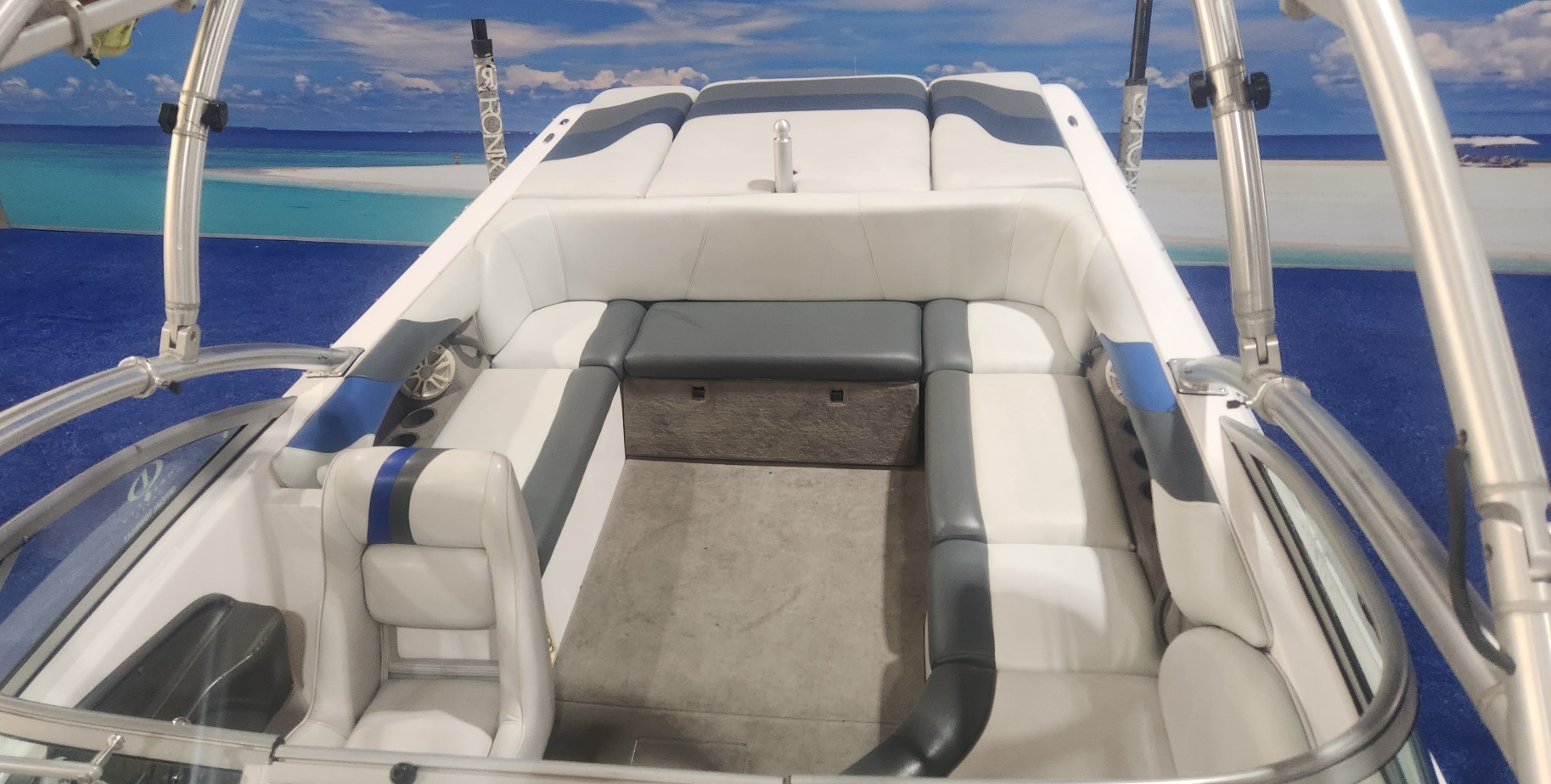 MOOMBA  MOBIUS XLV 5.7 L INDMAR V DRIVE