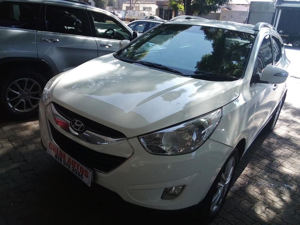 2011 HYUNDAI IX35 2.0 WHITE , PETROL  LEATHER INTERIOR
