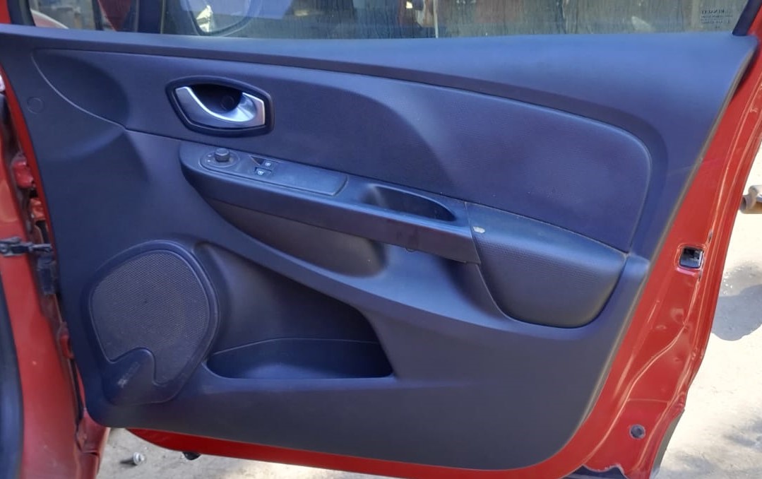 INNER RENAULT CLIO IV DOOR PANELS FOR SALE - Private Seller INNER RENAULT CLIO IV DOOR PANELS FOR SALE - Private Seller