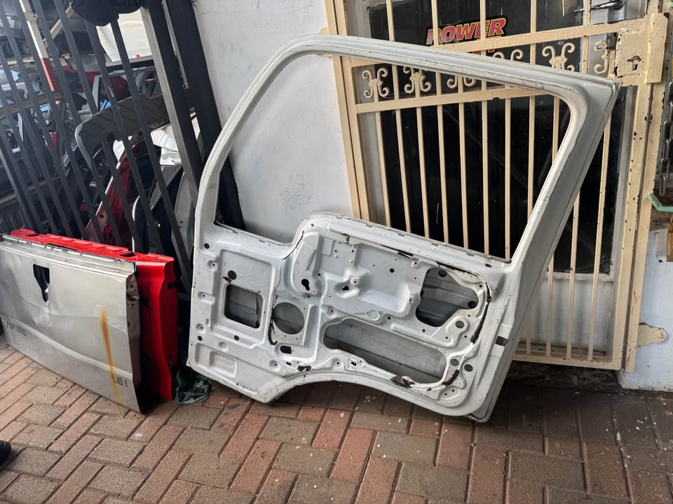 Nissan Cabstar Right Door - Private Seller Nissan Cabstar Right Door - Private Seller