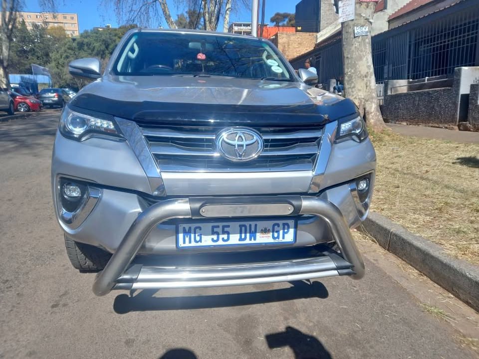 2020 Toyota Fortuner 2.8 GD-6 Diesel, Automatic 4×2, Grey, 97000kms, Full service history.
