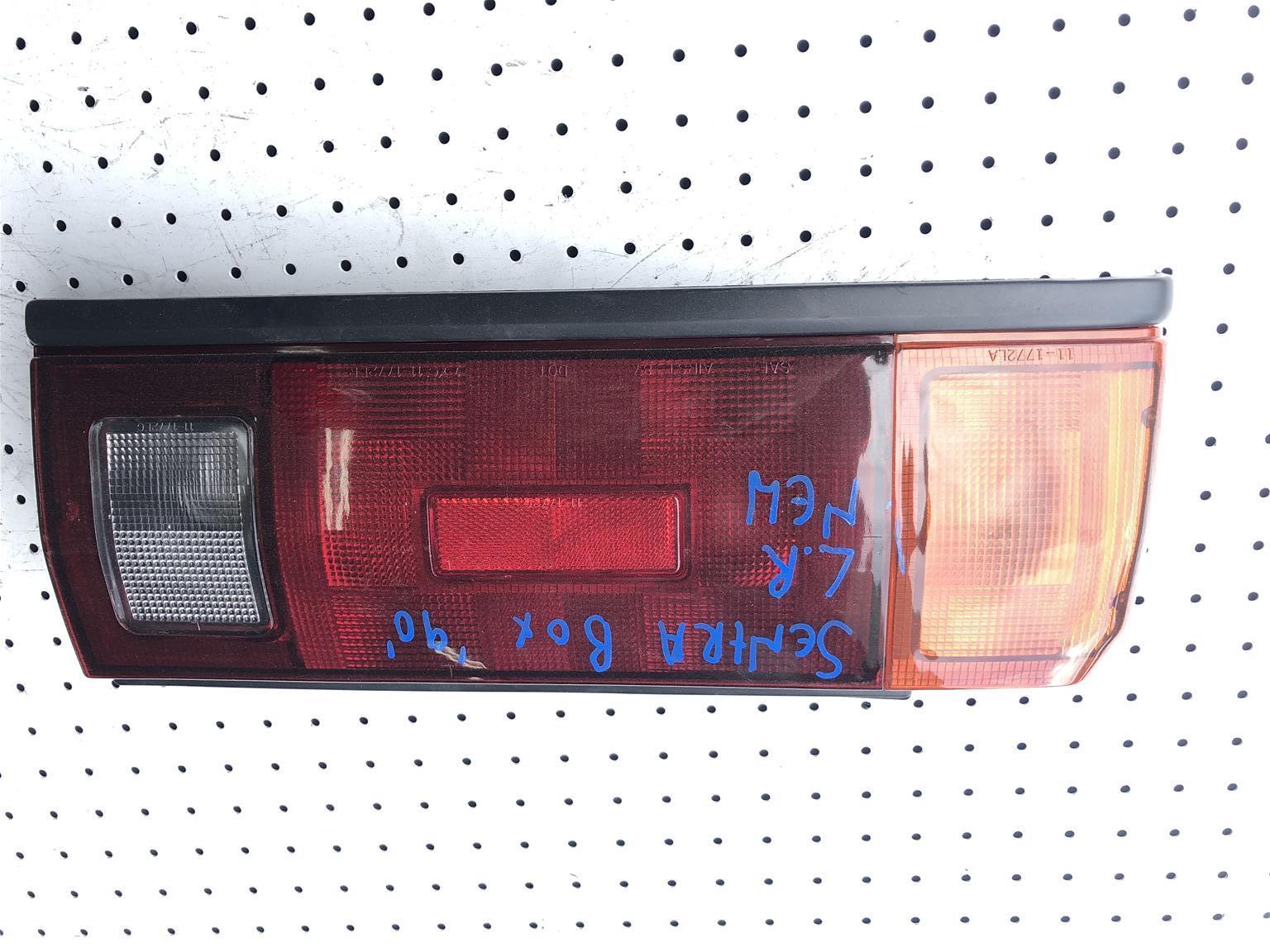 NISSAN SENTRA 1990 NEW LEFT TAIL LIGHT ZCCT - Private Seller