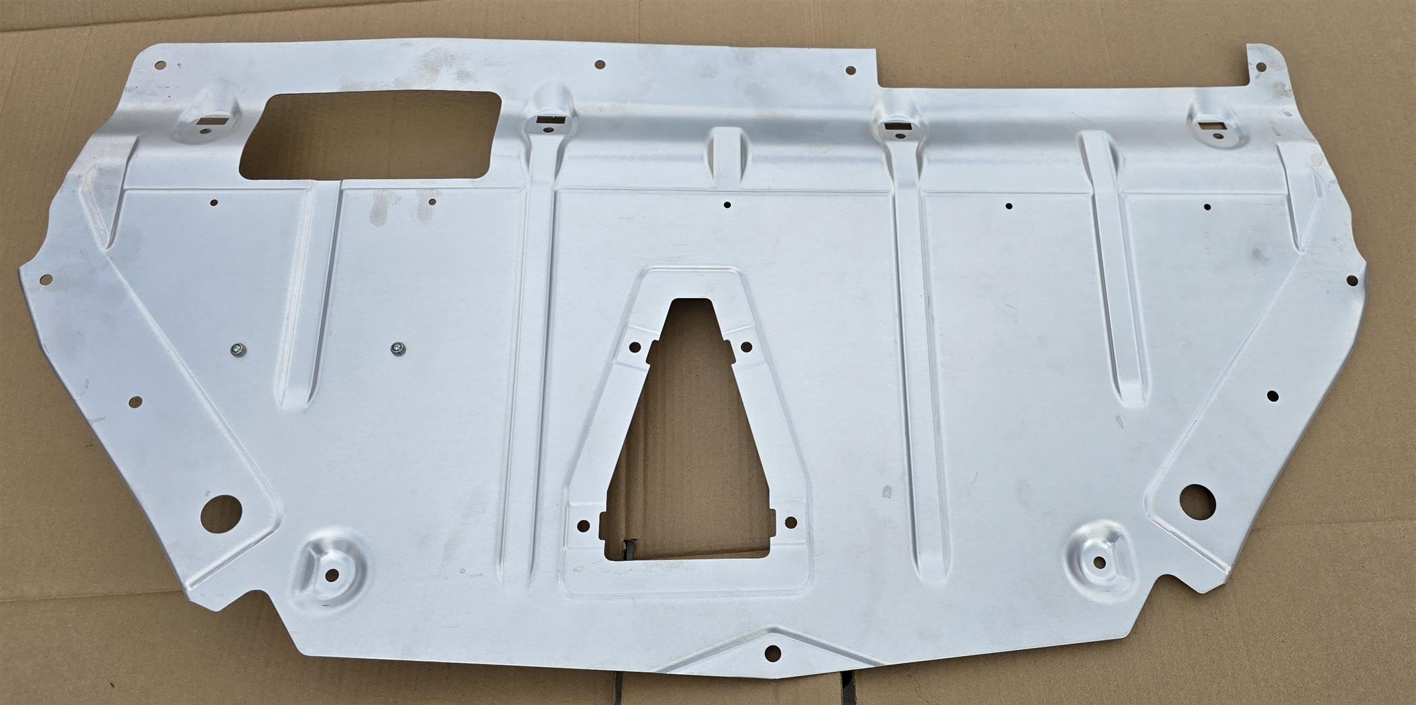 New stock arrivals  Oem brand new  Lower engine cover  Audi tt mk2  8J7825238 - Private Seller