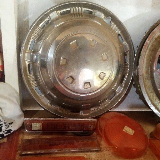 Crown wheel cap