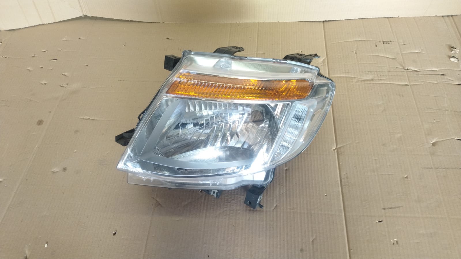 Ford Ranger T6 Left Headlight Ford Ranger T6 Left Headlight