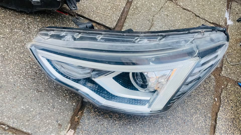 HAVAL Jolion headlight - Private Seller HAVAL Jolion headlight - Private Seller