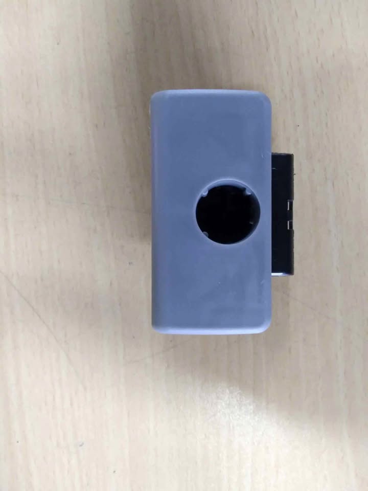 BRAND NEW TOYOTA HILUX/COROLLA 2005-2015 CUBBY LATCH WITHOUT LOCK - Private Seller BRAND NEW TOYOTA HILUX/COROLLA 2005-2015 CUBBY LATCH WITHOUT LOCK - Private Seller
